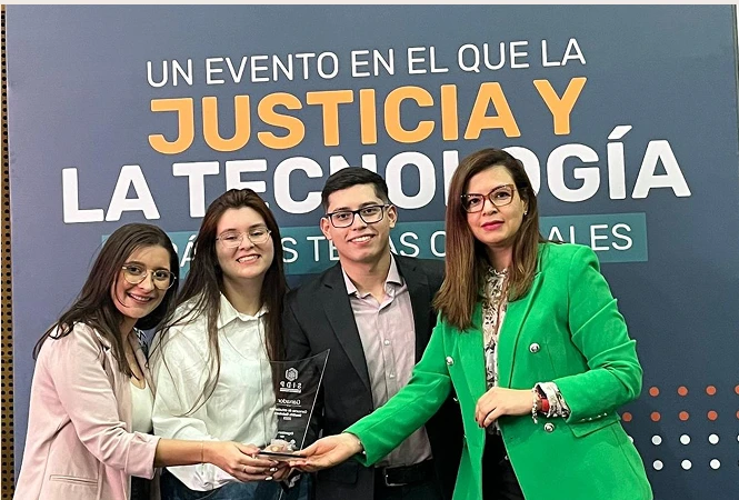 Luisa Patiño en el evento Justicia y Tecnología